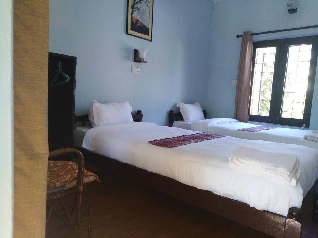 Yeti Guest House Покхара Экстерьер фото