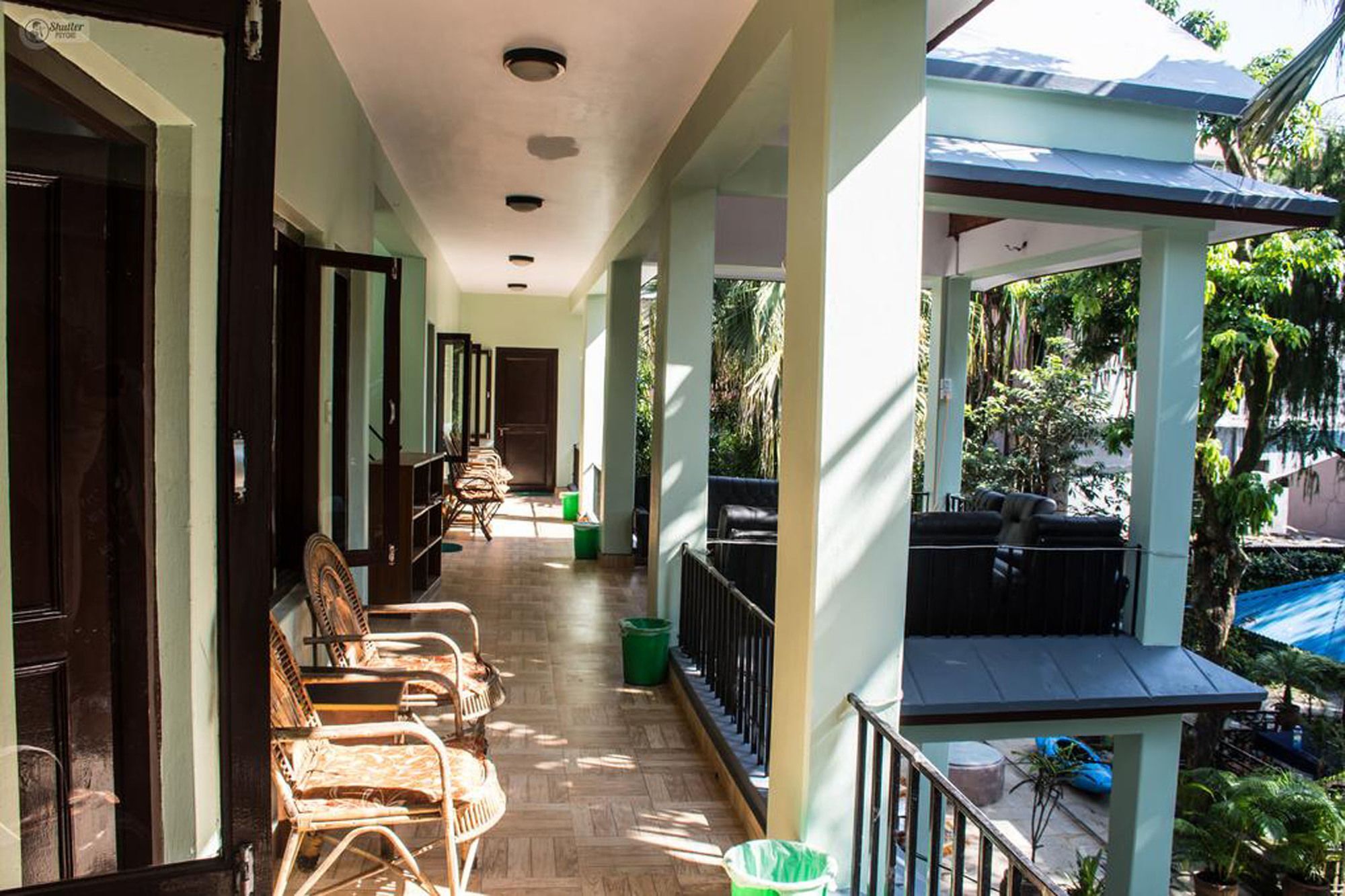 Yeti Guest House Покхара Экстерьер фото
